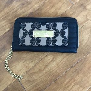 Betsey Johnson black bow wallet clutch
